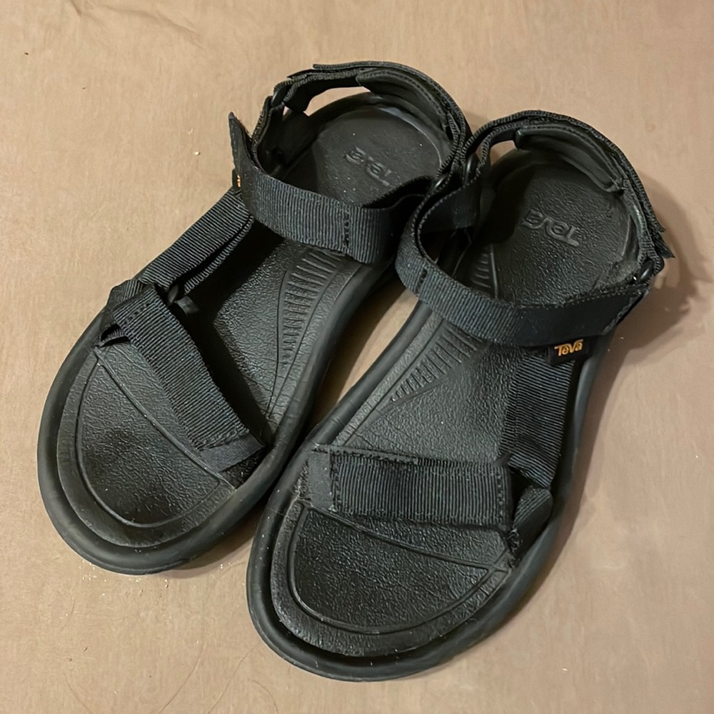 TEVA size 8 like new black huarache hiking sandals